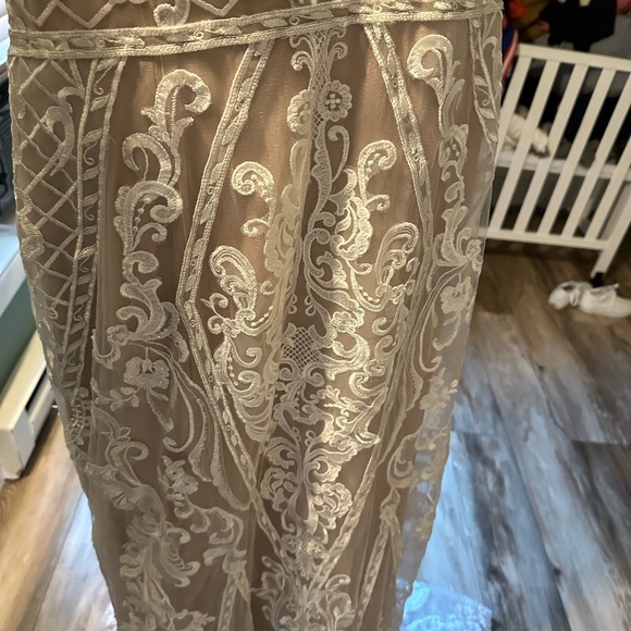 Wedding dress - Picture 5 of 6